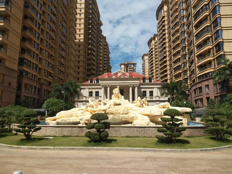 海口市秀英区长滨四路16号 罗曼帝克5号楼704号房产